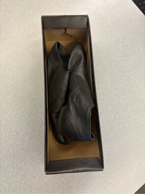 Capezio Women's Slip-On Black Leather Dance/Practice Shoes - worn once